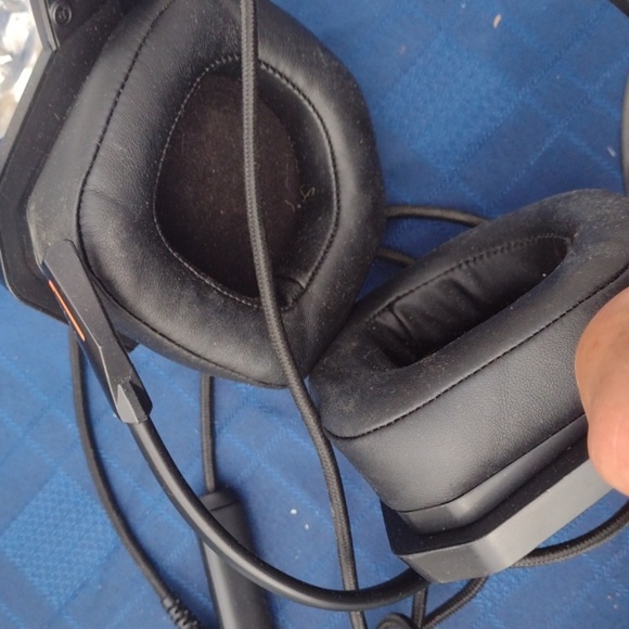 Bluedee gaming Headset - Picture 2 of 3